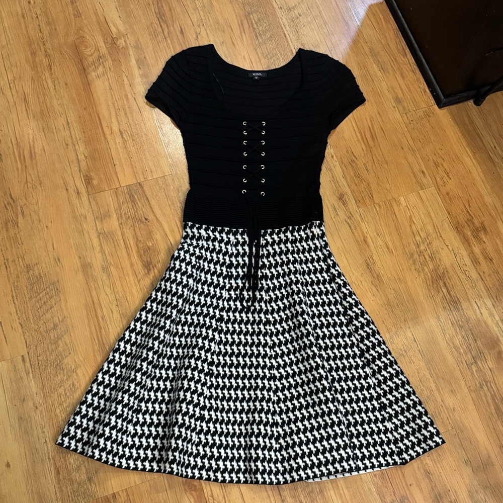 XOXO Houndstooth Grommet Dress Y2K SZ M Black White